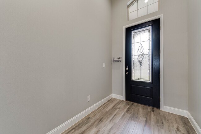 Foto del edificio - 8616 Rutland Dr