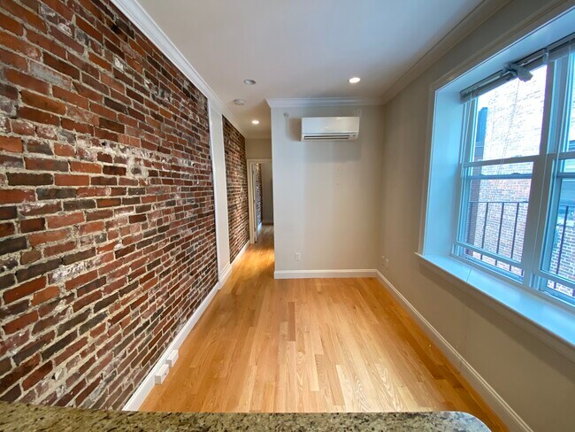 Building Photo - 44 N Bennet St