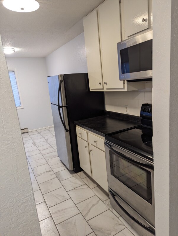 Foto del edificio - 300 Hopp Ave