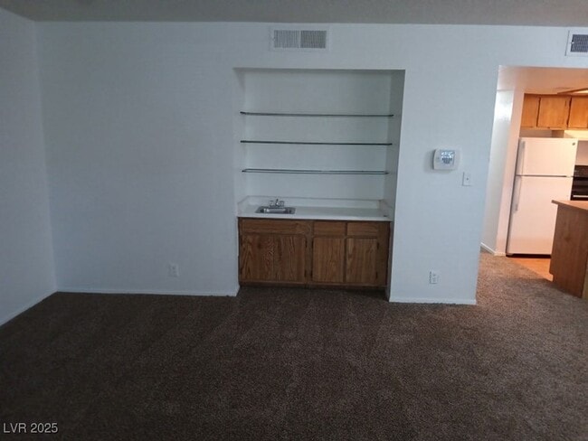Building Photo - 6201 Bellota Dr