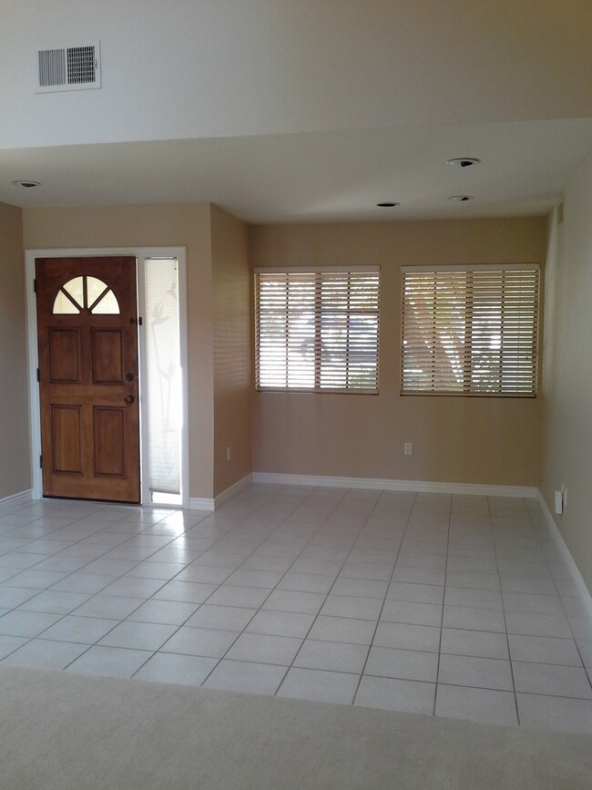 Foto del edificio - Terrific 3Br/3Ba single level home W/Pool ...