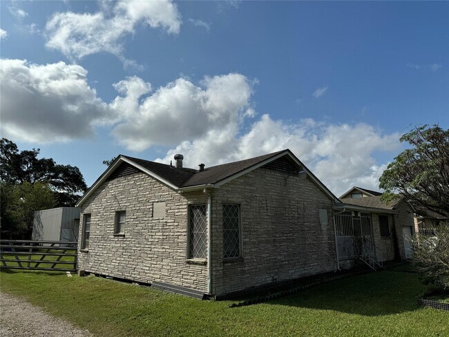 Foto del edificio - 7920 Findlay St