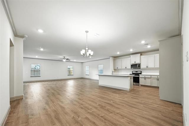 Foto del edificio - 235 Community Dr