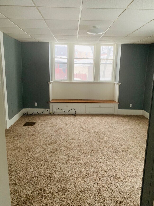 Foto del edificio - 1006 Highland Ave