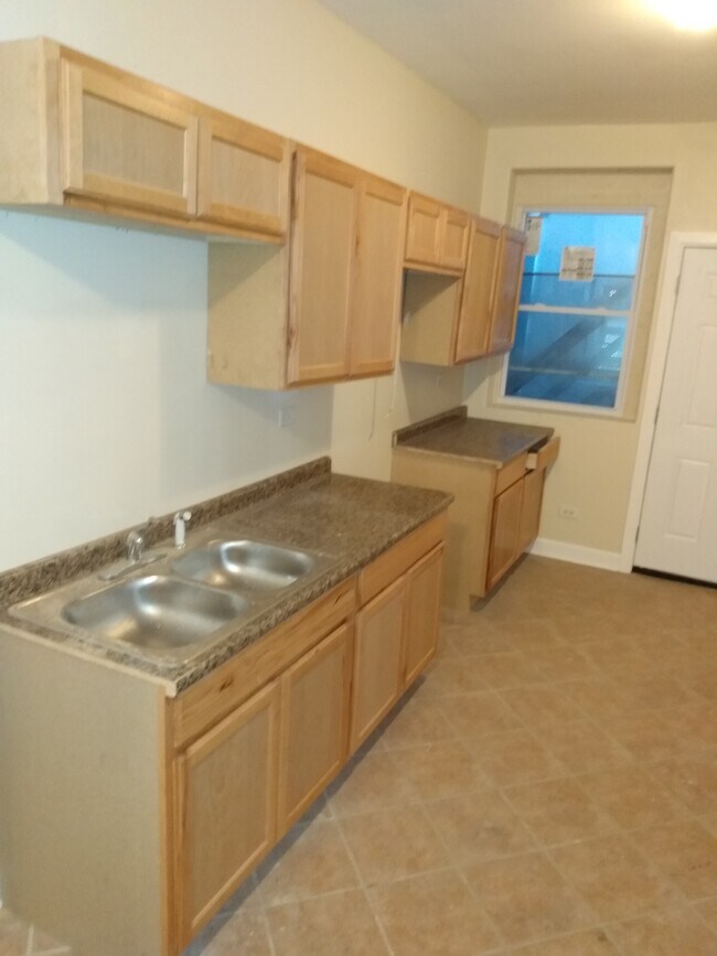 Foto del edificio - 16 W 113th Pl