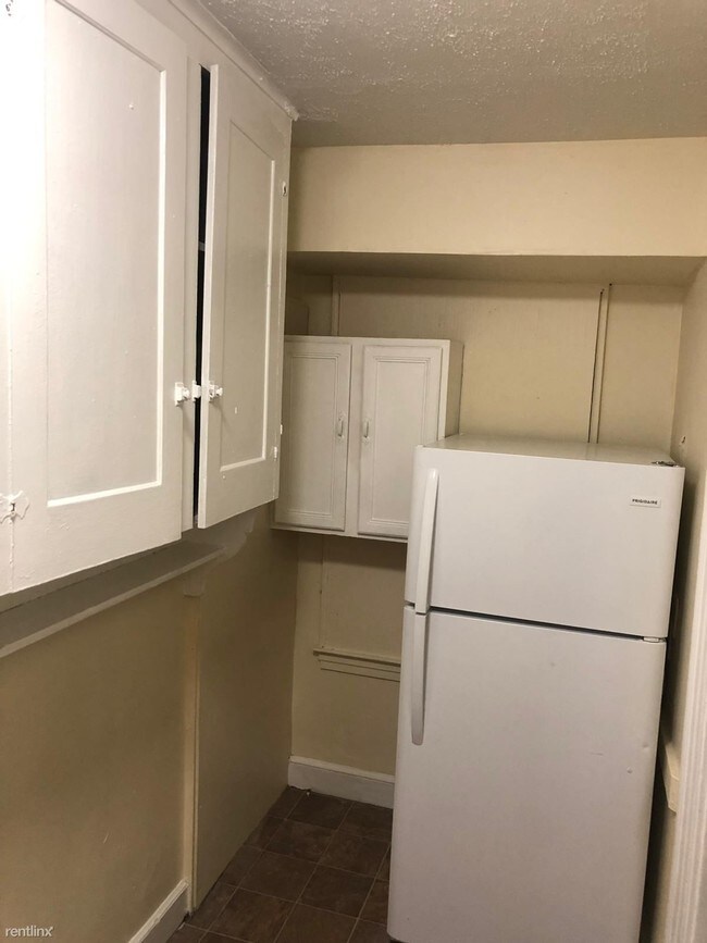 Building Photo - Studio, 1 bath  - 105 Scranton St Unit 1R