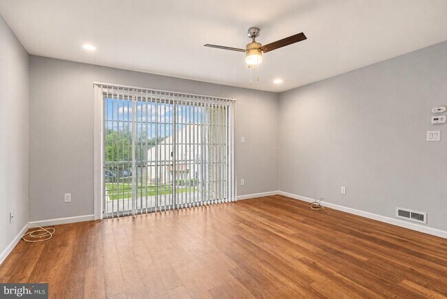 Foto del edificio - 3520B Neils Ct