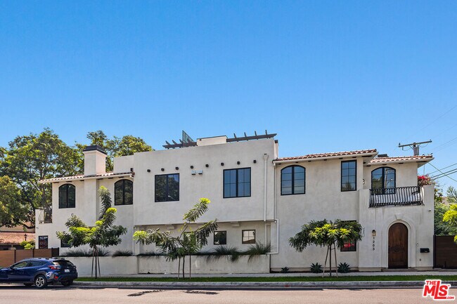 Building Photo - 1203 N Vista St