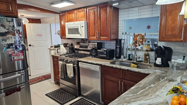 Foto del edificio - 3036 SW 51st St