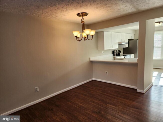 Foto del edificio - 16326 Pennsbury Way