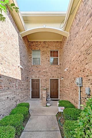 Building Photo - 9876 Fleetwood Dr