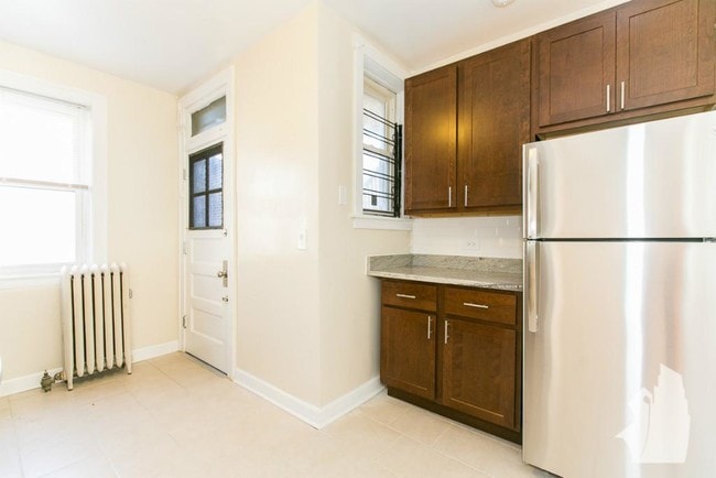 Building Photo - 4861 North Paulina-G