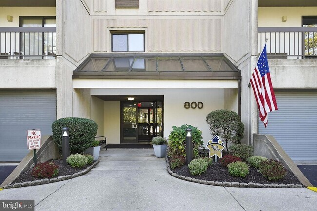 Foto del edificio - 800 Avondale Rd