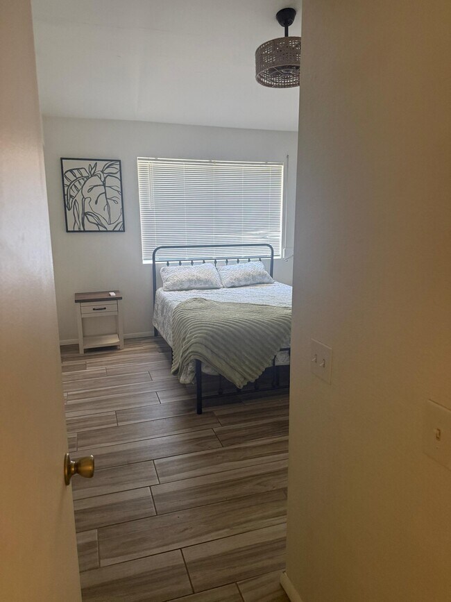Foto del edificio - 16220 N 16th Pl