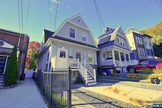 Building Photo - 34 Hilliard Ave