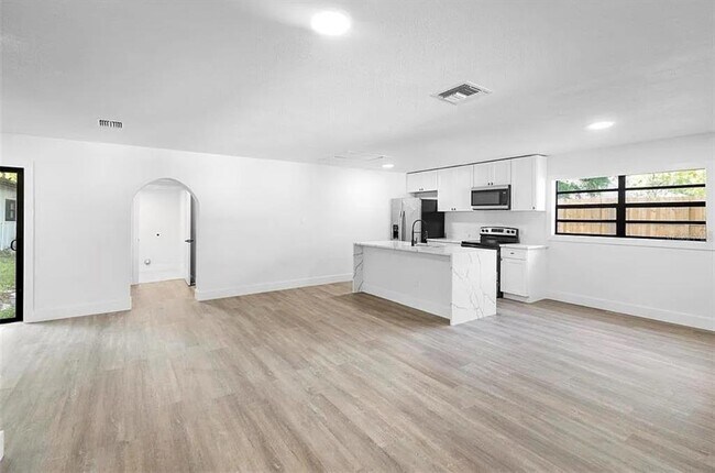 Foto del edificio - 2225 E Welch Rd