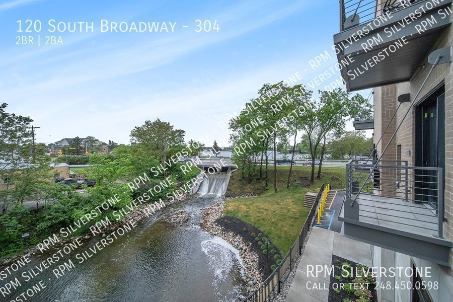 120 S Broadway St Unit 304, Orion Township, MI 48362 Room for Rent in