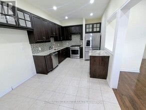 Building Photo - 8 Wimbledon Ct
