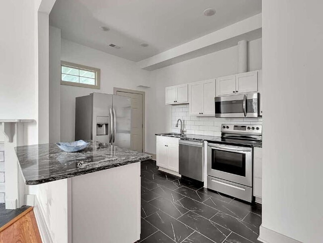 Building Photo - 312 W 42nd St