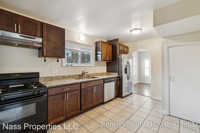 Building Photo - 3 br, 1 bath House - 20307 Westover