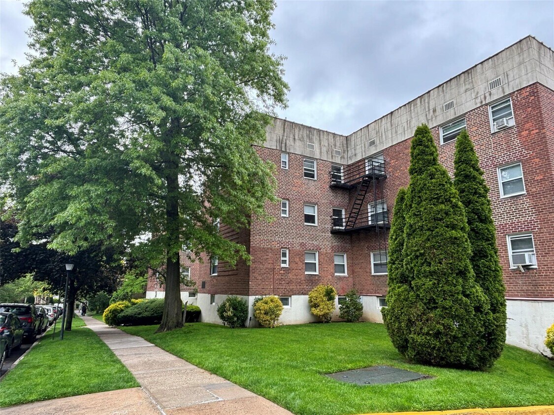 Foto principal - 11 Schenck Ave