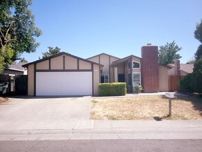 Building Photo - 9528 Mirandy Dr
