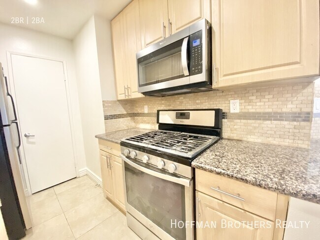 Building Photo - 8569 Burton Wy