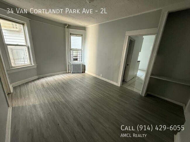 Building Photo - 34 Van Cortlandt Park Ave