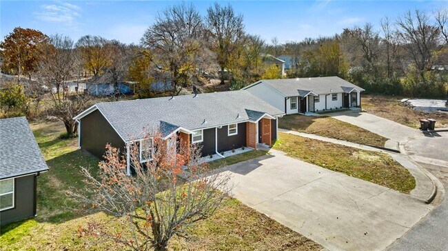Building Photo - 309 Maple Ave