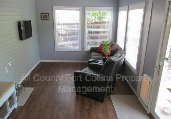 Foto del edificio - 3206 Greenwood Ct