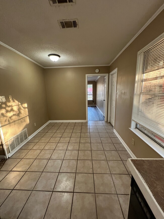 Building Photo - 309 Hickerson Ave