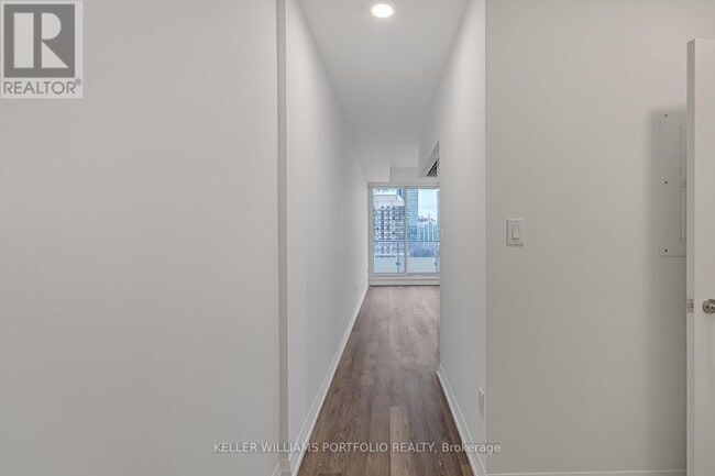 Building Photo - 75 Canterbury Pl