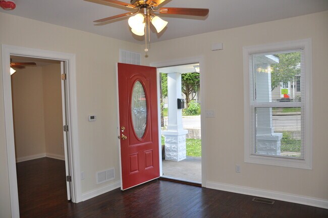 Foto del edificio - Sea Hero - Pre-Leasing for Fall Semester 2026