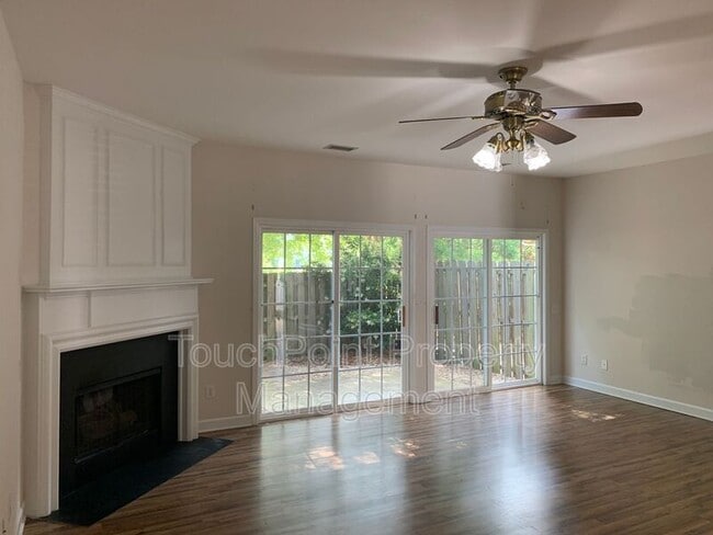 Building Photo - 3262 Mannington Dr