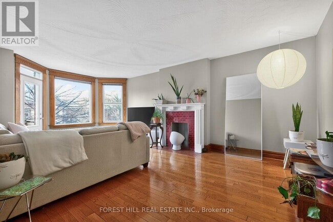 Building Photo - 416 Palmerston Blvd