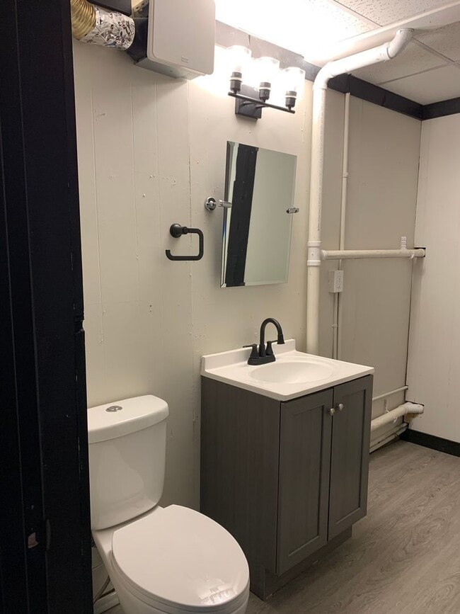 Building Photo - 26093 W Mondovi St