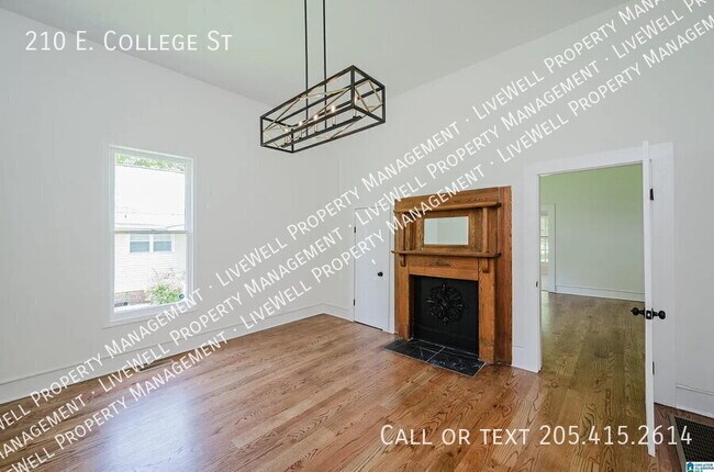 Foto del edificio - 210 E College St