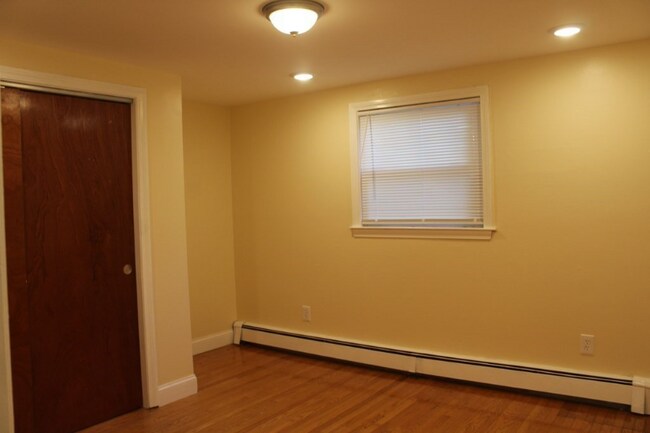 Building Photo - 18 Mt Pleasant Square