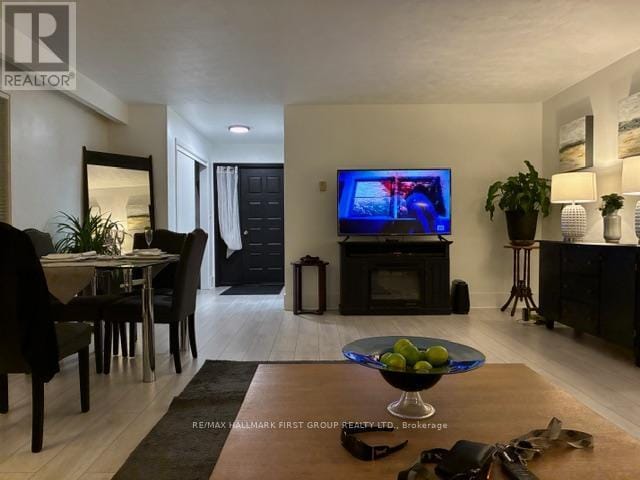 Building Photo - 801 Ritson Rd S