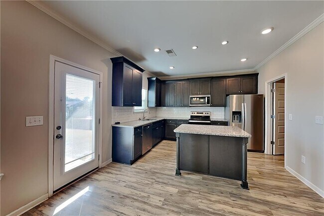 Building Photo - 12 Ashbridge Ln