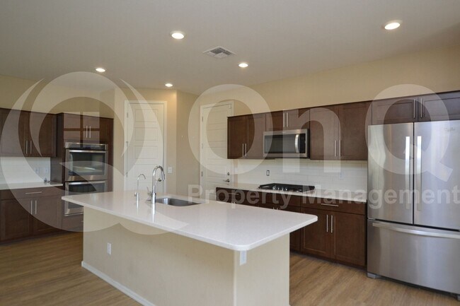 Foto del edificio - 2956 S Washington St