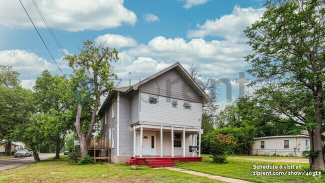 Building Photo - 146 Fairview Ave