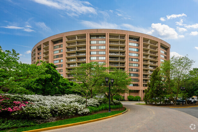 Building Photo - Crystal Park Condos