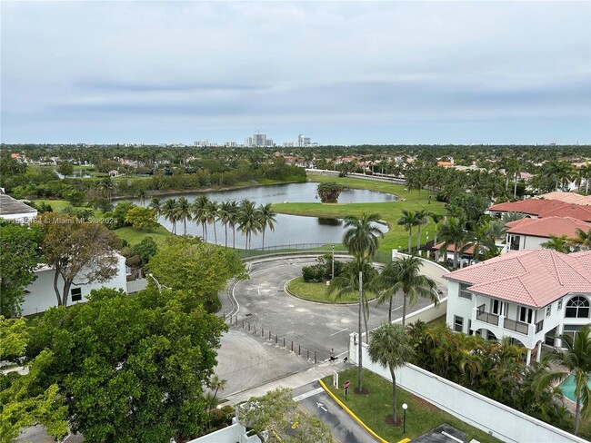 Foto del edificio - 1000 Parkview Dr