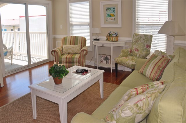 another view of living - 26 Atlantic Ave