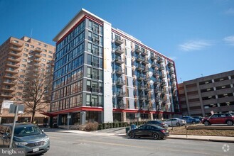 Building Photo - 1320 Fenwick Ln