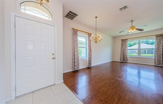 Foto del edificio - 2624 Tottenham Dr