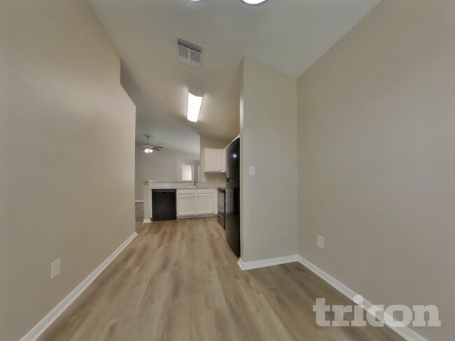 Building Photo - 3254 Kelling St