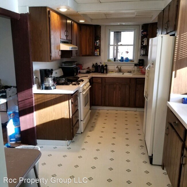 Foto del edificio - 3 br, 1 bath House - 192 Bronx Dr