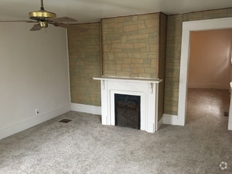 Building Photo - 1208 Gomber Ave